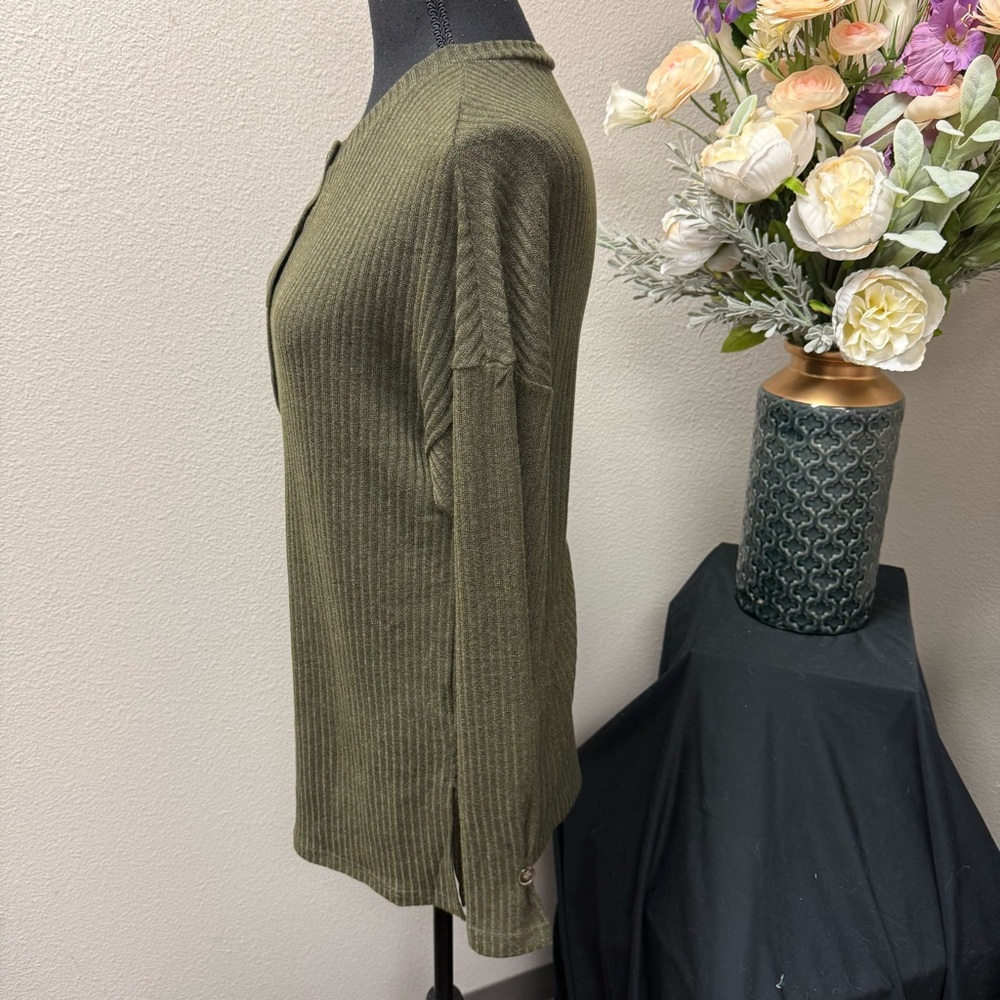 Timber Brooke Olive Ribbed Long Sleeve Henley Top Women’s S Fall Casual - Picture 2 of 7